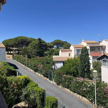 דירה T2 Avec Piscine Et Parking Privatif Au Cap D'agde, Ideal Pour 4 Personnes - Fr-1-749-72 אגדה